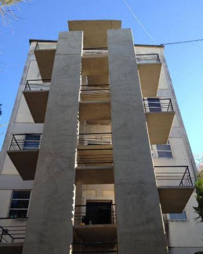 Construyen una salida de emergencia en Medicina