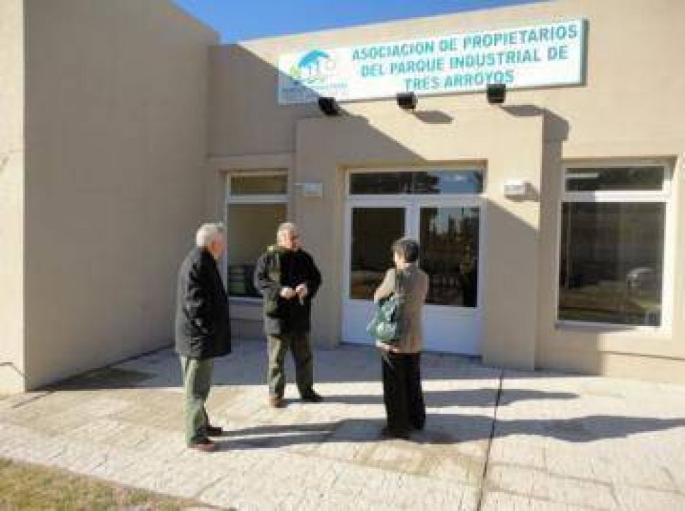 Candidatos de Uni�n Progresista, en el Parque Industrial