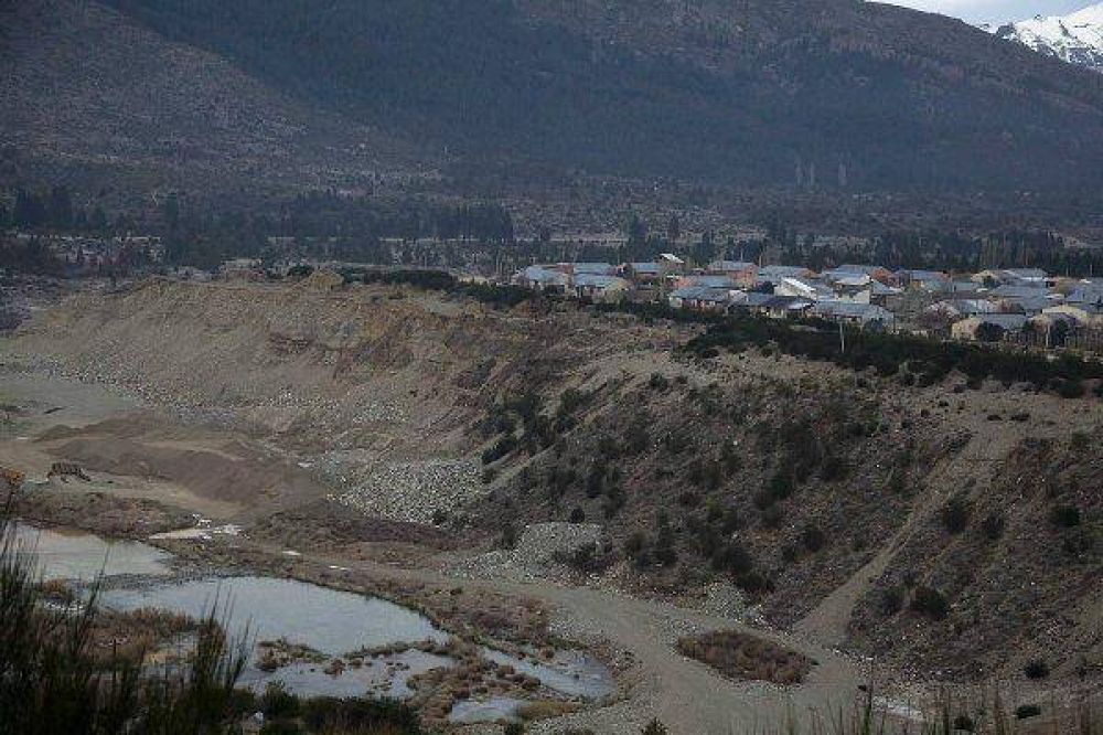 Barrio 106 Viviendas: reiteran orden de suspensin de la explotacin de cantera