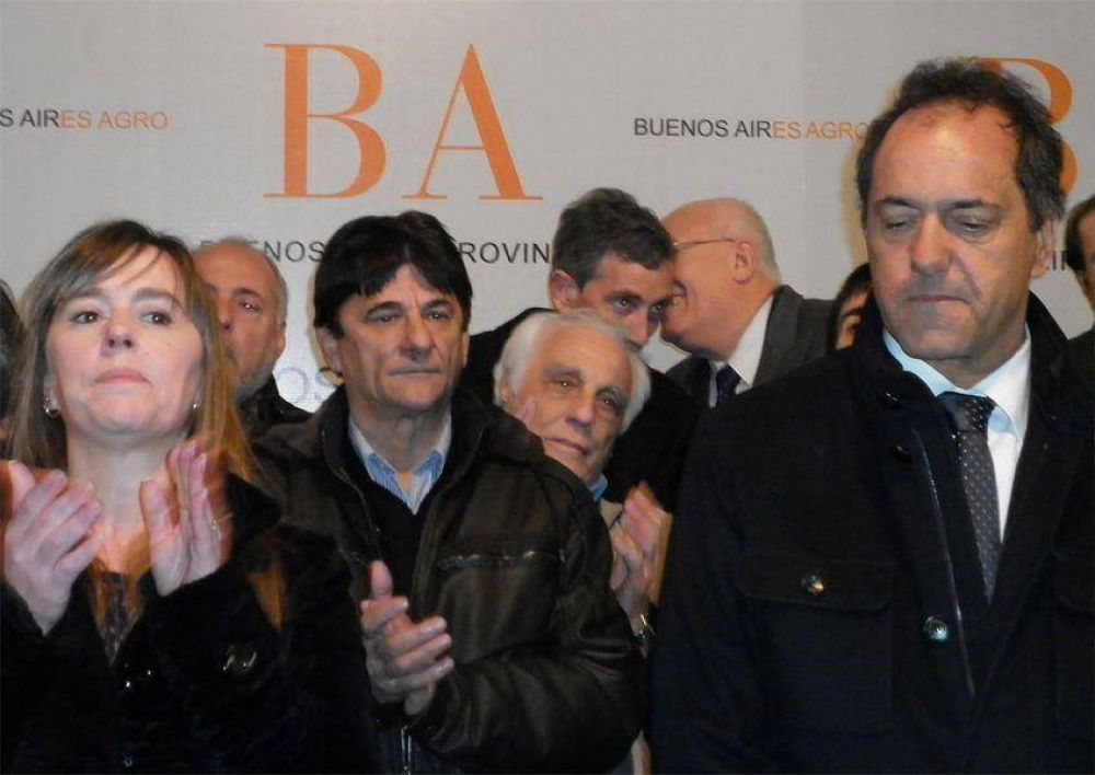 El Intendente Gasparini y el Director de Producci�n Ramiro Tossi, presentes en jornada presidida por el Gobernador Scioli