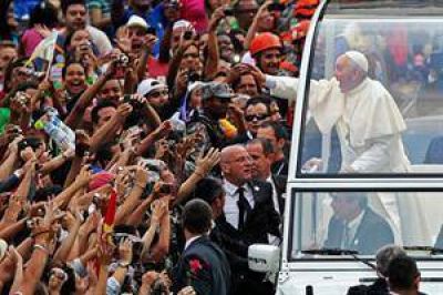 El Papa Francisco agradeci� por el impactante recibimiento que tuvo "en tierra carioca"