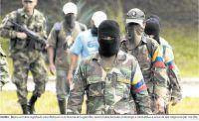FARC ofrece armas a campesinos en huelga del noreste colombiano