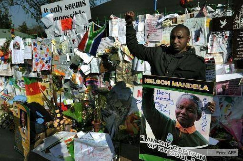 Seg�n un nieto de Mandela, su abuelo est� "cada d�a m�s fuerte"