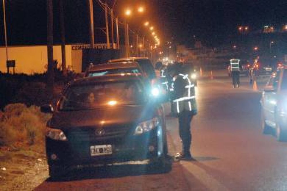 Sorpresivo control policial en la Avda. Del Parque de Km. 5
