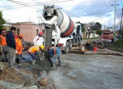 Avanzan las obras de bacheo de San Mart�n y Jacob