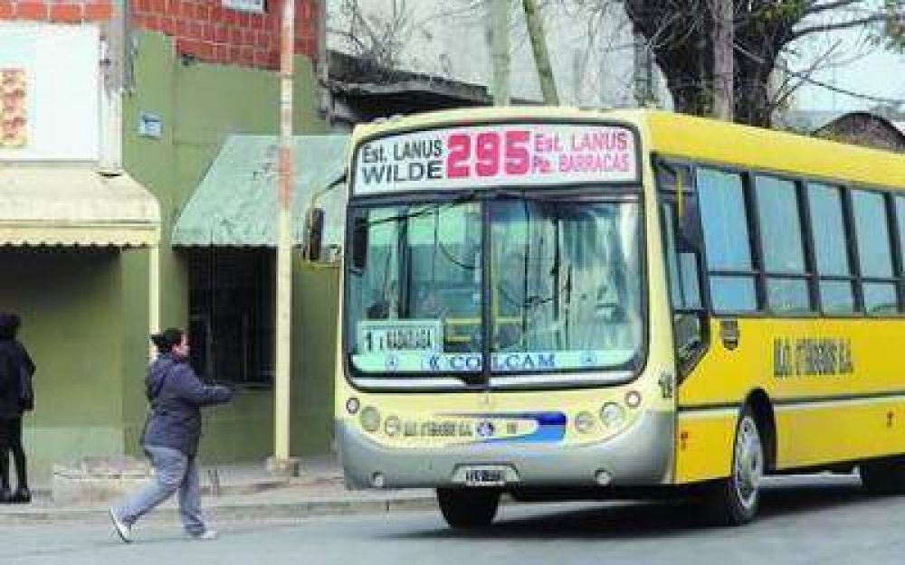 Lans: Paro en la lnea 295 tras asalto a colectivo con ametralladoras