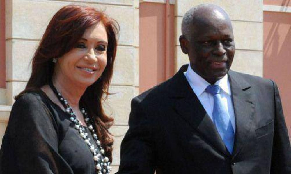 Argentina firma acuerdo de control aduanero con Angola