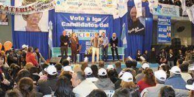 Denuncian clientelismo con planes sociales