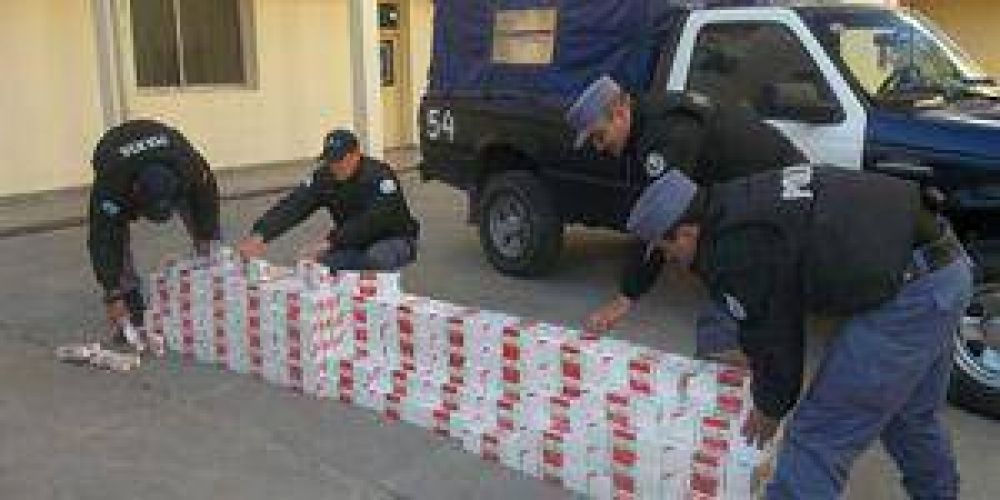 Secuestran gran cantidad de cigarrillos