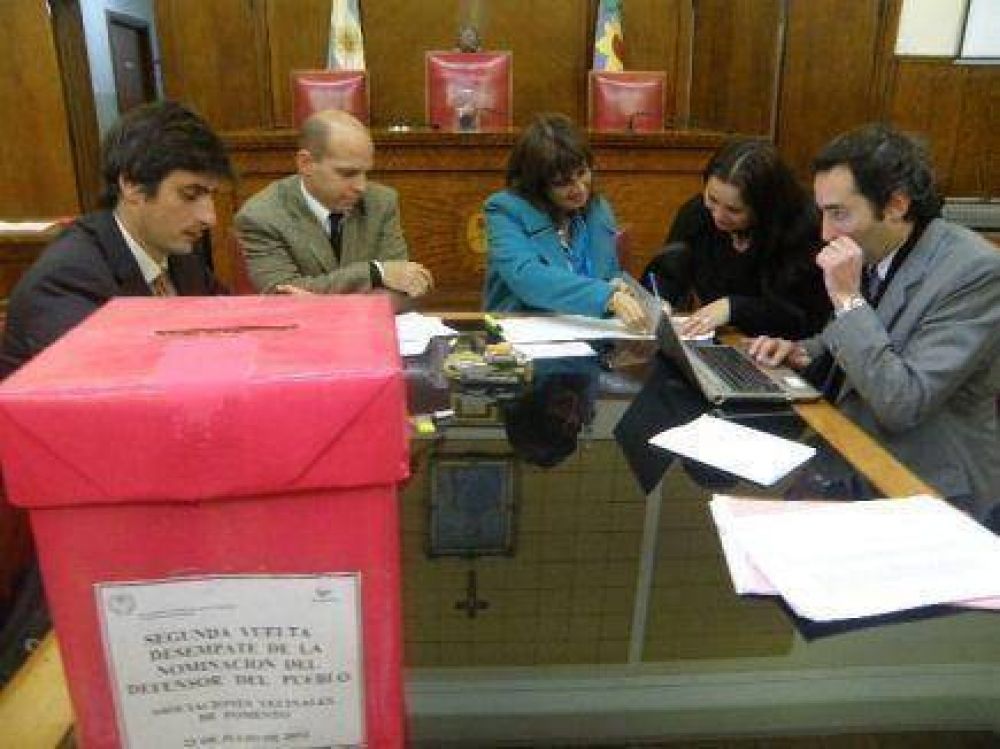 Walter Rodr�guez fue elegido Defensor del Pueblo por el fomentismo‏