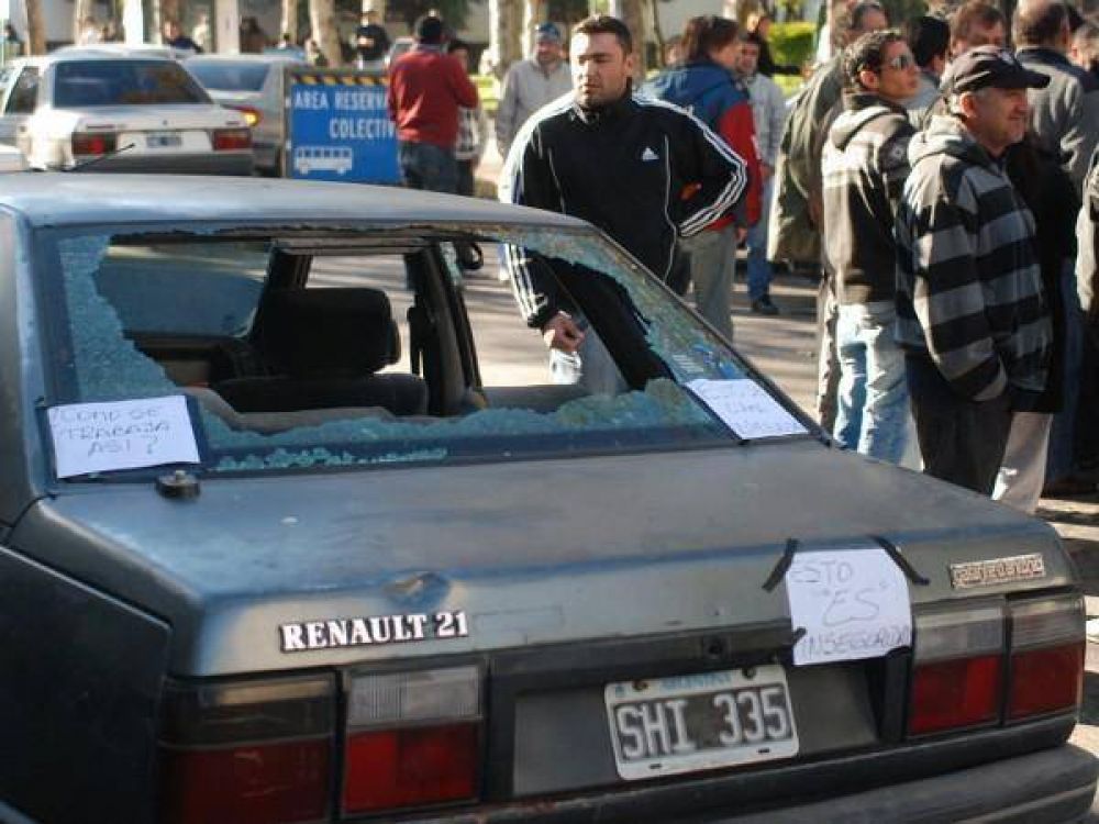 Taxistas preparan una nueva asamblea para analizar nuevas medidas a tomar