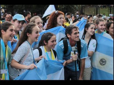 J�venes paranaenses vieron de cerca al papa Francisco y disfrutan a pleno R�o
