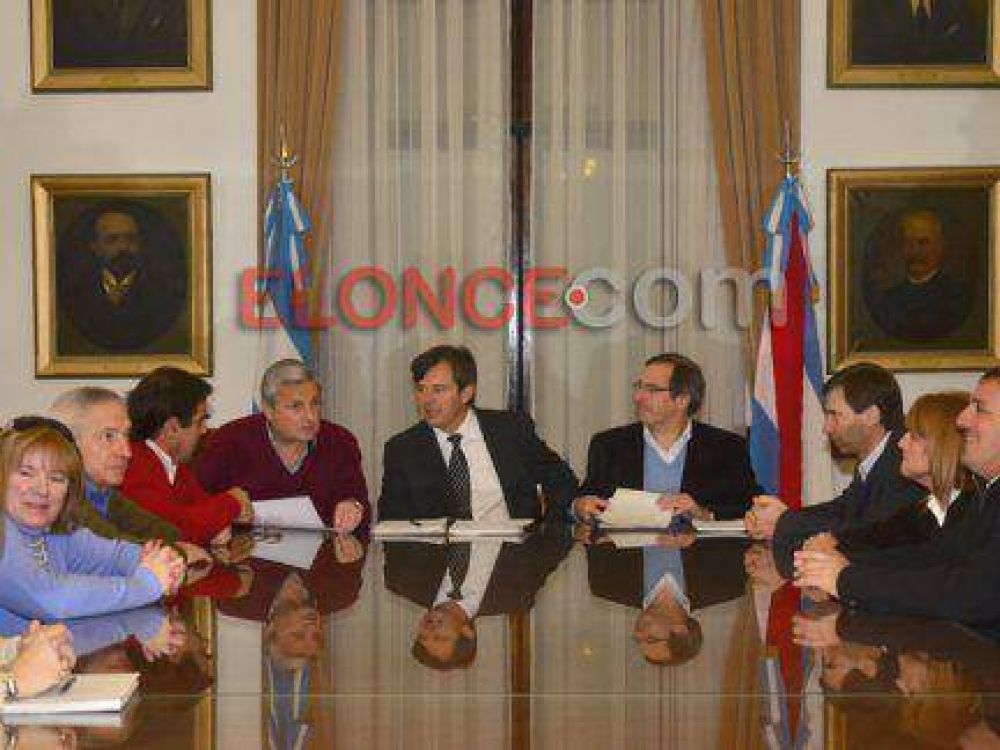 El gobierno y los gremios docentes volver�n a reunirse hoy 