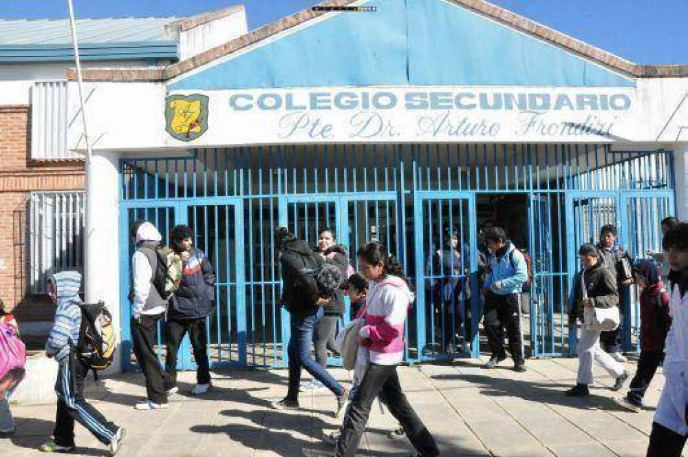 Un alumno apu�al� a otro a la salida de la escuela Frondizi