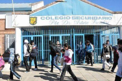 Un alumno apu�al� a otro a la salida de la escuela Frondizi