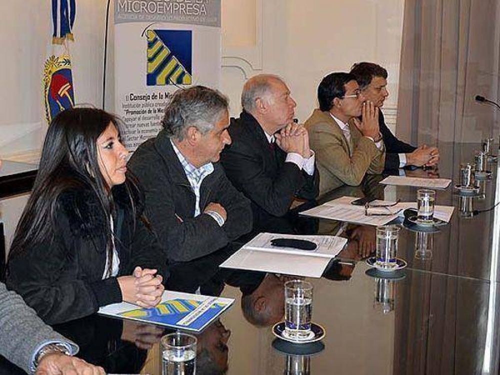 Entregaron cr�ditos a emprendedores de la provincia