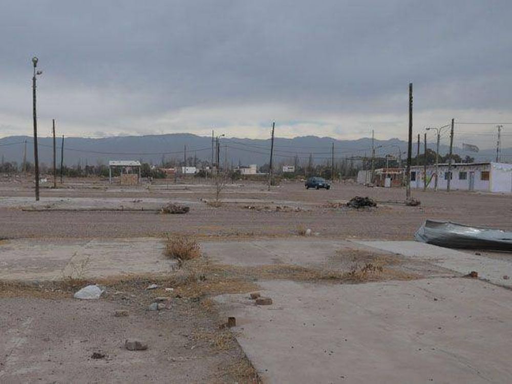 Comenzaron las obras en el predio donde se levantar� la Salada de Cuyo