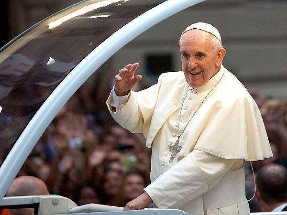 Un joven vendi� hasta la playstation para ir a ver al Papa