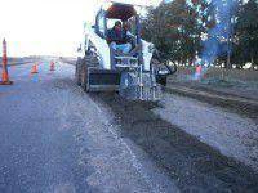 Realizan trabajos de bacheo en la Rutas 51