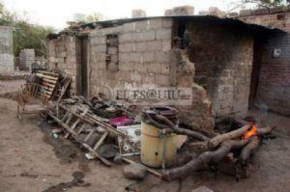 En estado de abandono y por infartos mueren dos hombres