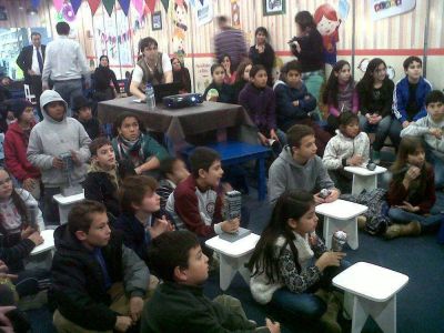 La Fundaci�n Di�logos Estrat�gicos y la Fundaci�n Pupi realizaron un taller sobre Relatos Deportivos en la 23� Feria del libro Infantil y Juvenil.