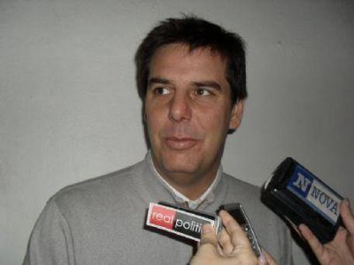 Complicado panorama para Gonzalo Atanasof: No renovar�a su banca de diputado provincial