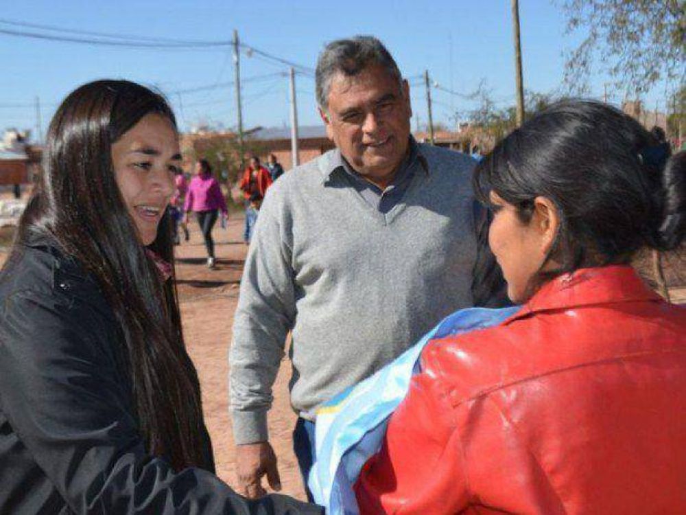 Recorrida de Evita Isa por pueblos de Anta