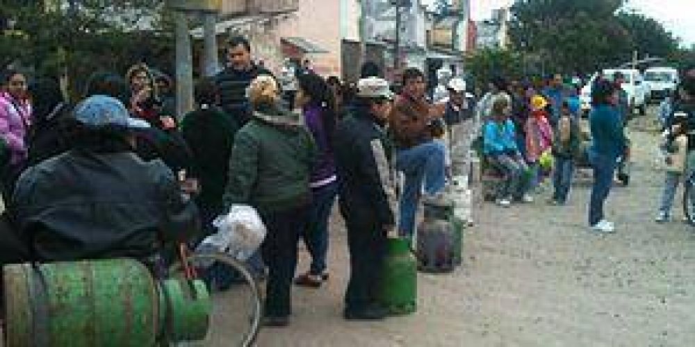 Gas: Ayer se distribuyeron unas 1300 garrafas en tres puntos de la ciudad