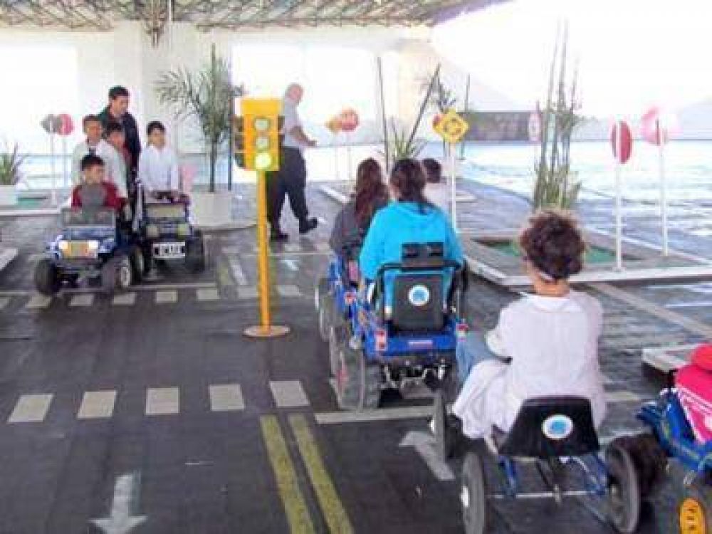  Alumnos secundarios elaboran proyectos para evitar accidentes