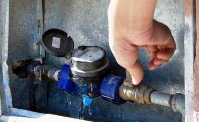 Por el fr�o se rompieron casi 300 medidores y conexiones de agua potable