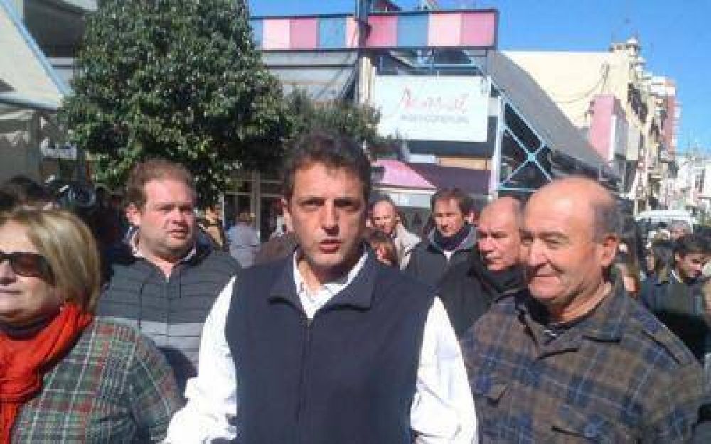 Elecciones 2013: Massa, de campa�a por Pergamino y San Nicol�s