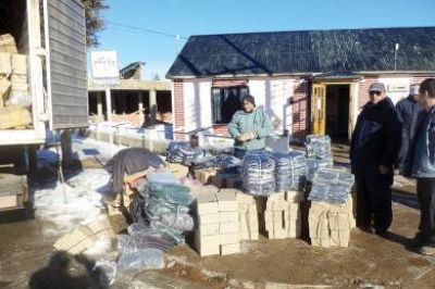 El Gobierno reforz� la entrega de insumos para las familias m�s castigadas por el fr�o