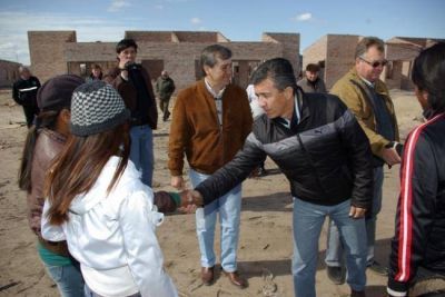 Aguilar: "Creemos en el contacto directo con los vecinos como mejor estrategia de campa�a"
