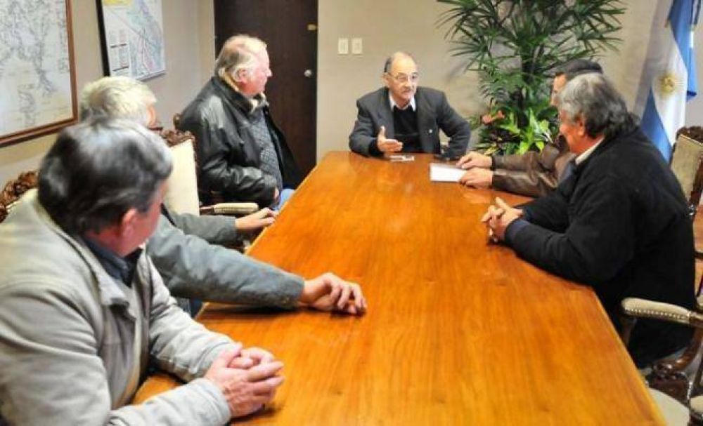 El vicegobernador Bacileff Ivanoff se reuni� con referentes de la Cooperativa G�emes