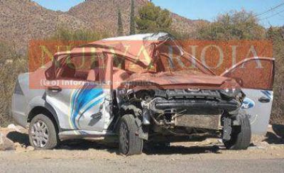 Dos personas salvaron sus vidas de milagro tras espectacular accidente