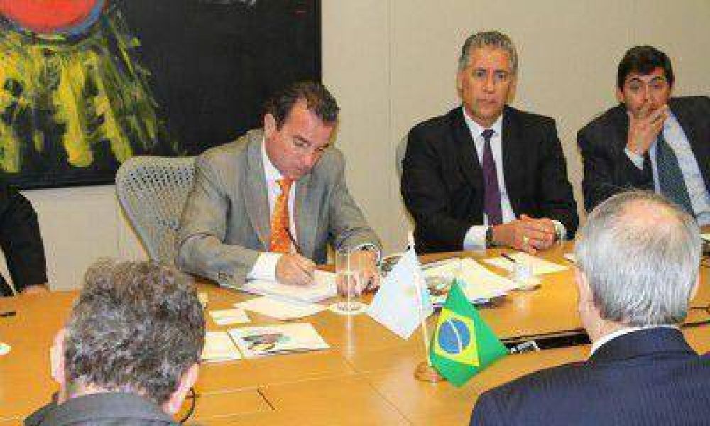 Un banco brasile�o confirm� a P�rez los fondos para construir Los Blancos