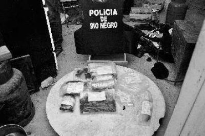 Fueron por armas y hallaron droga
