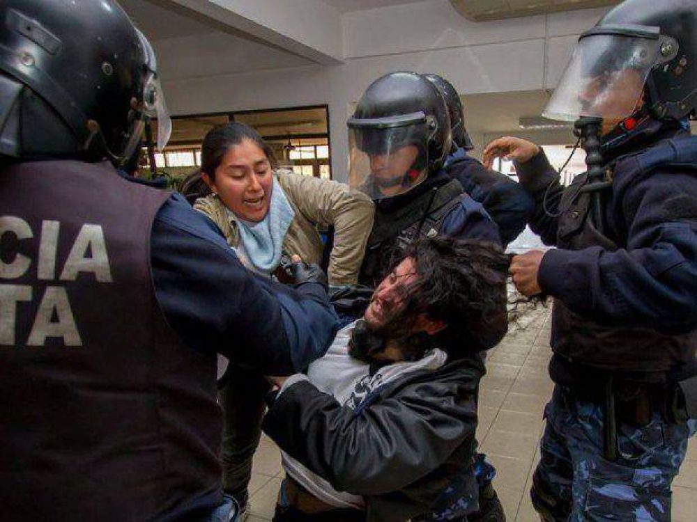Caos en organismos p�blicos por dos demandas sociales postergadas