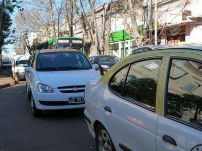 De m�s de 1500 taxis y remises, s�lo 270 de los �ltimos cuentan con sistema de seguridad