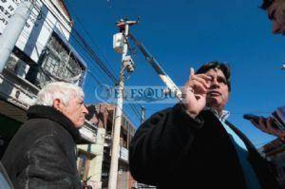 La maniobra de un obrero dej� sin luz a media ciudad y parte de Valle Viejo