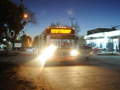 Una pandilla subi� un colectivo y esquilm� a los pasajeros