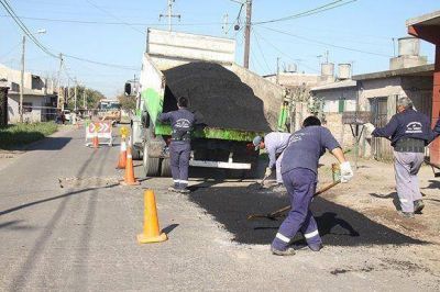 Contin�an las mejoras en las calles del distrito