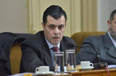 CR�TICAS Y OBSERVACIONES EN LA APROBACI�N DEL PRESUPUESTO 2013