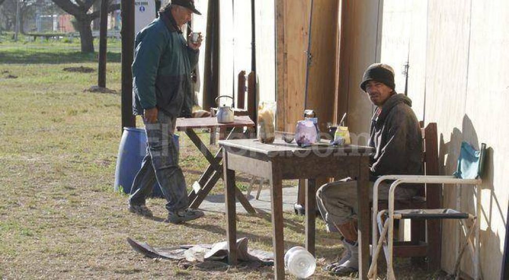 El r�o Paran� super� los 5 metros y son 13 las familias evacuadas