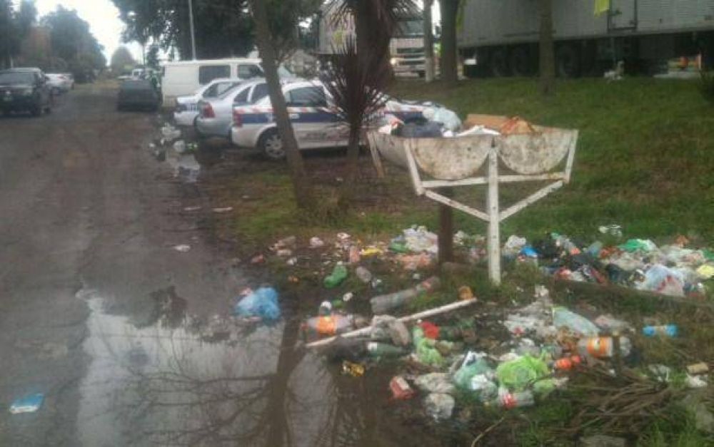 Vecinos de La Florida denuncian un basural en el puesto caminero