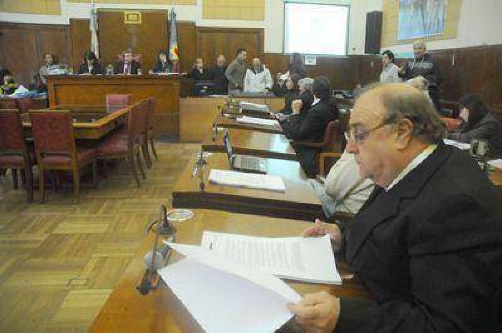 Concejales aprueban ordenanzas que permitir�n introducir el uso de contenedores en la recolecci�n