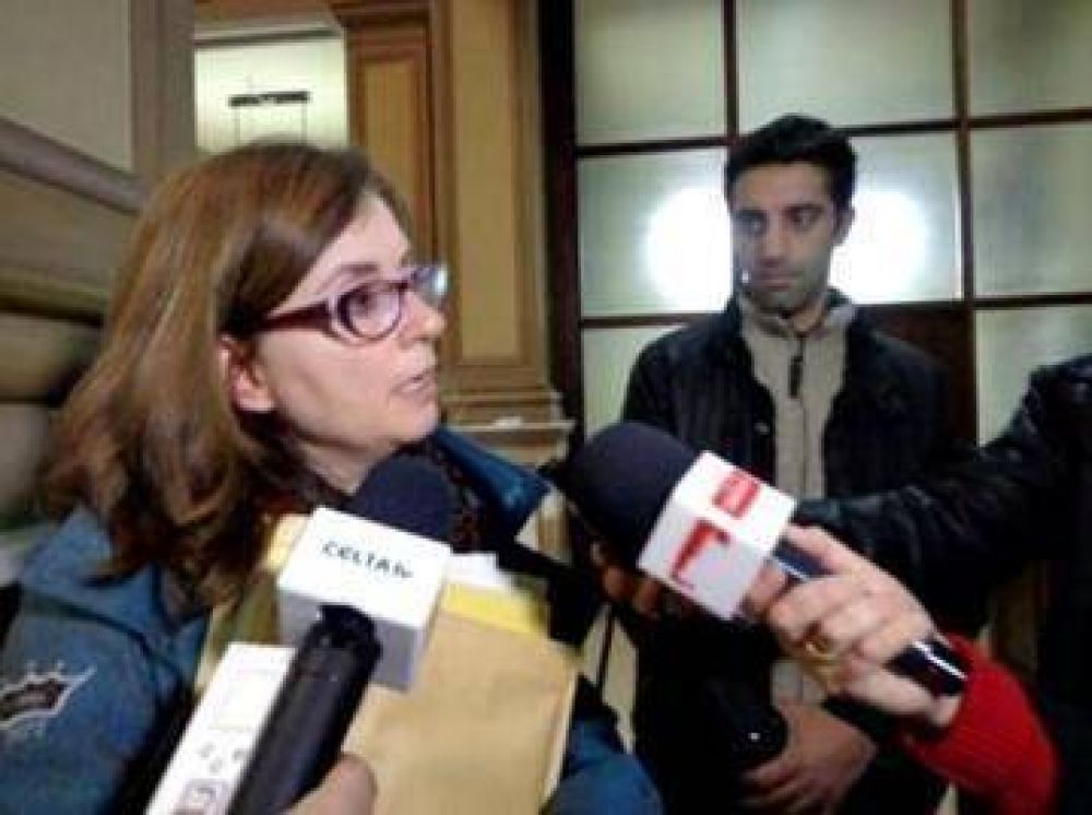 Adriana Etcheto replic� sobre el supuesto faltante de cuadros