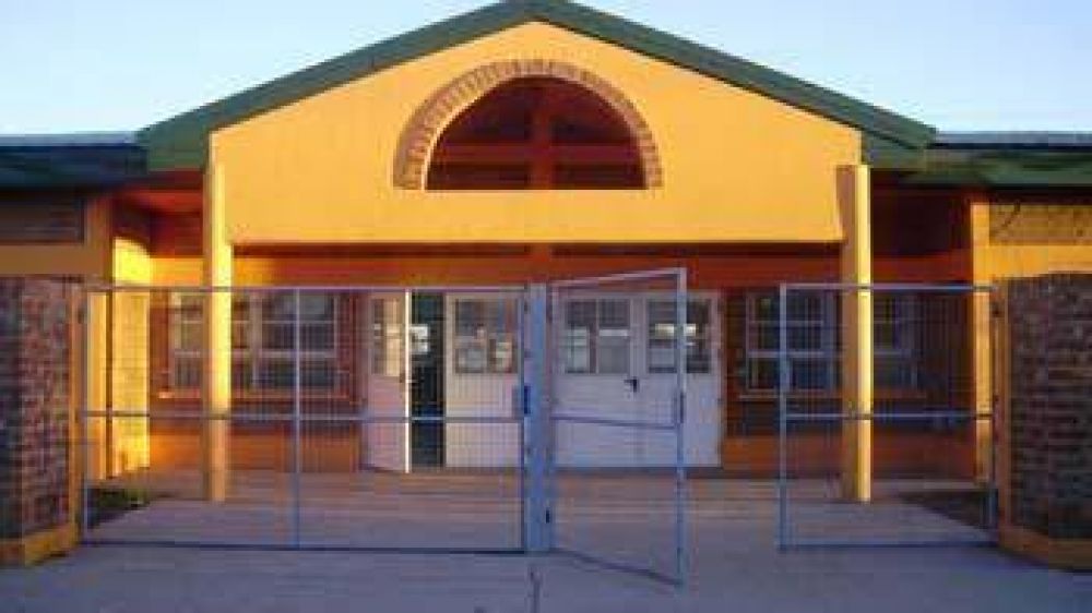 La comunidad de la Escuela N� 309 solicita una rampa para discapacitados	