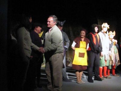 Joaqu�n de la Torre presenci� la obra teatral del elenco integrado