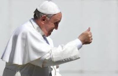 Emotivo encuentro del Papa con miles de argentinos en R�o de Janeiro